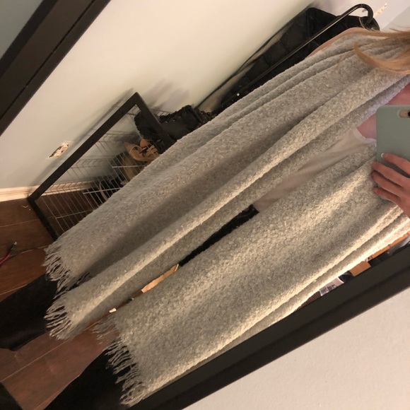 Grey blanket scarf - Picture 4 of 5